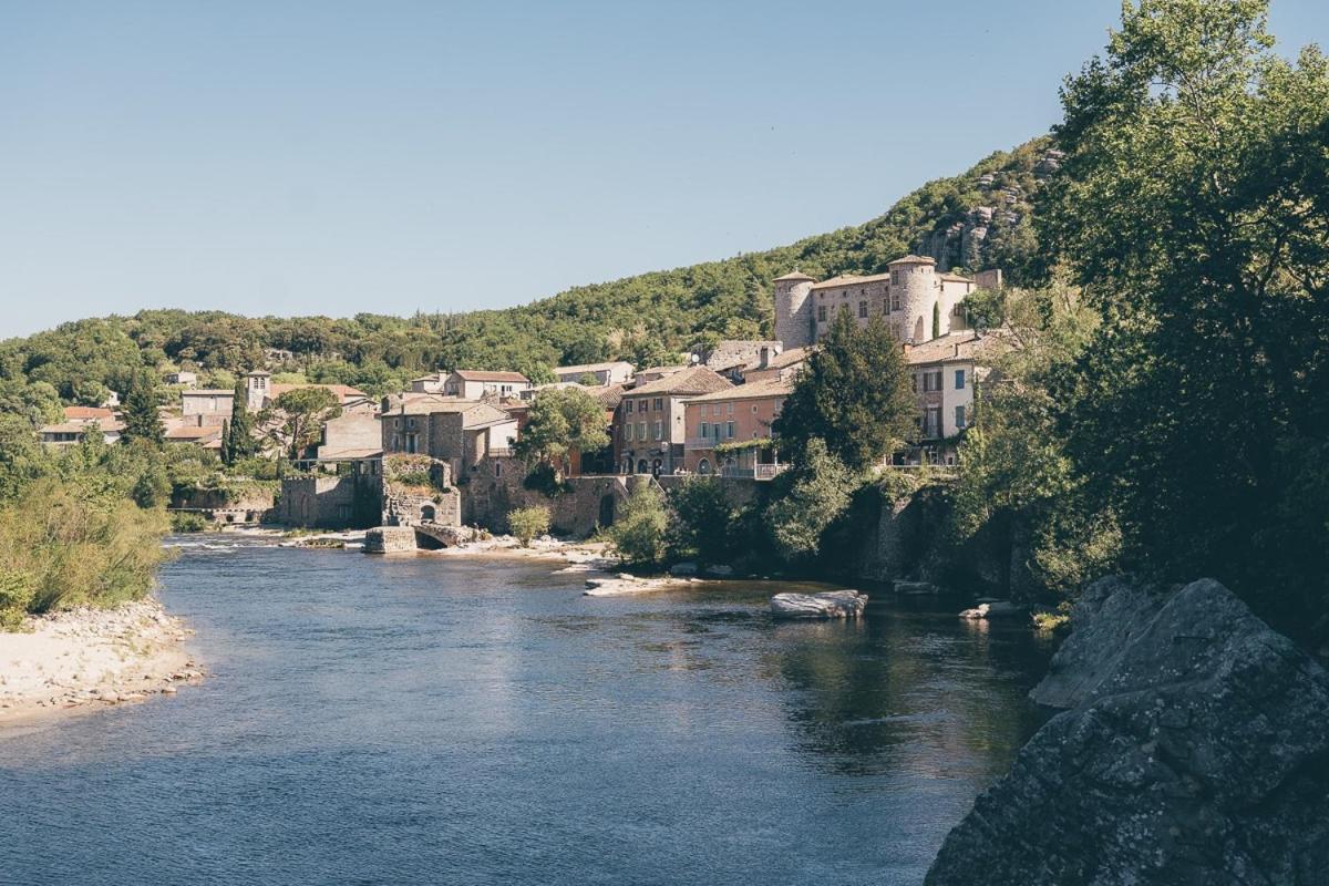 Roulottes Et Cabanes De Saint Cerice Vogue Eksteriør billede